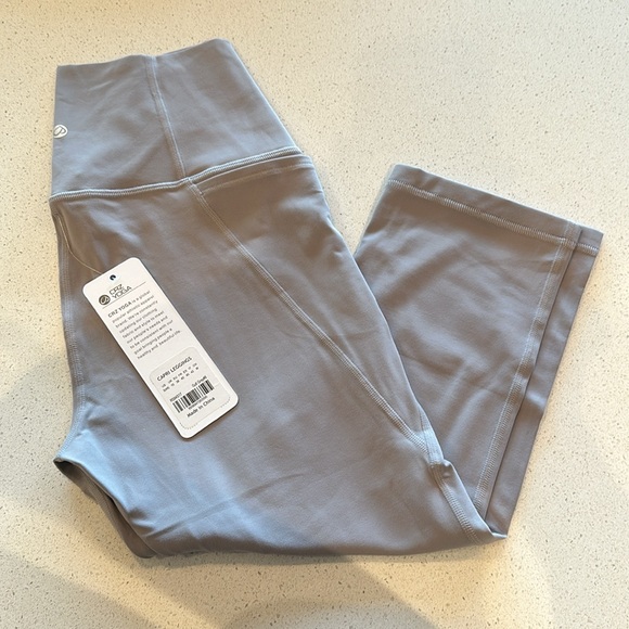 Butterluxe Yoga Pockets Capris Leggings 17'' - Picture 5 of 5